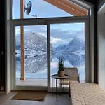 Perfect Base In Jølster With Stunning Views Of Jølstravatnet Feriehus