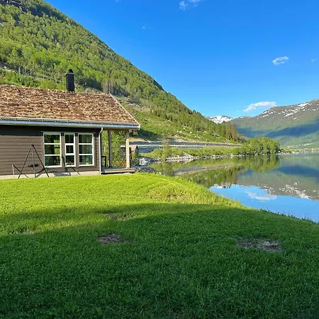 Perfect Base In Jolster With Stunning Views Of Jolstravatnet Vakantiehuis