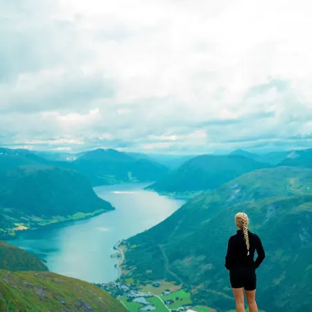 Vakantiehuis Perfect Base In Jolster With Stunning Views Of Jolstravatnet
