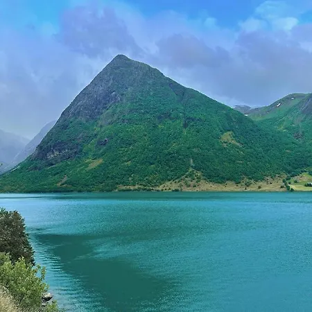 Perfect Base In Jolster With Stunning Views Of Jolstravatnet 度假居 *