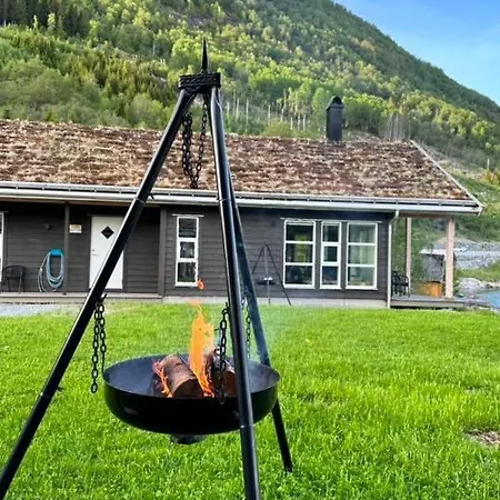 Perfect Base In Jolster With Stunning Views Of Jolstravatnet 谢伊